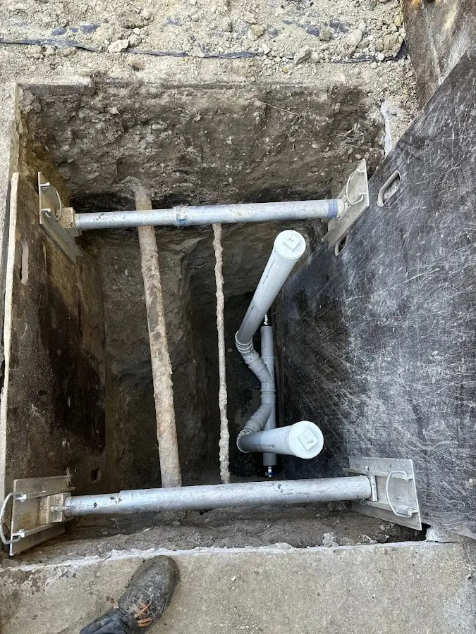 Experienced plumber completing Gas Line Repair work in Redan